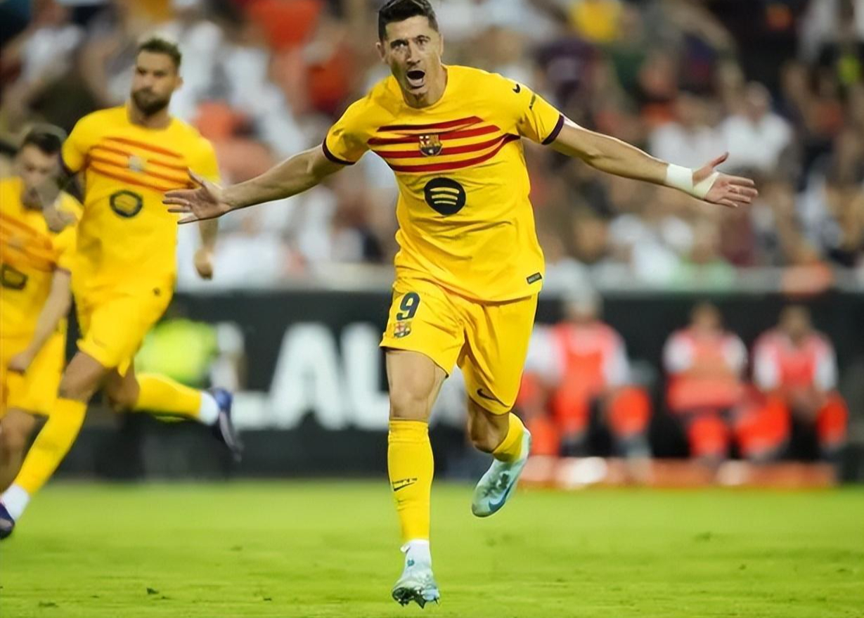 莱万多夫斯基赛事官方发布关键助攻新规，日本队争议不断！的简单介绍