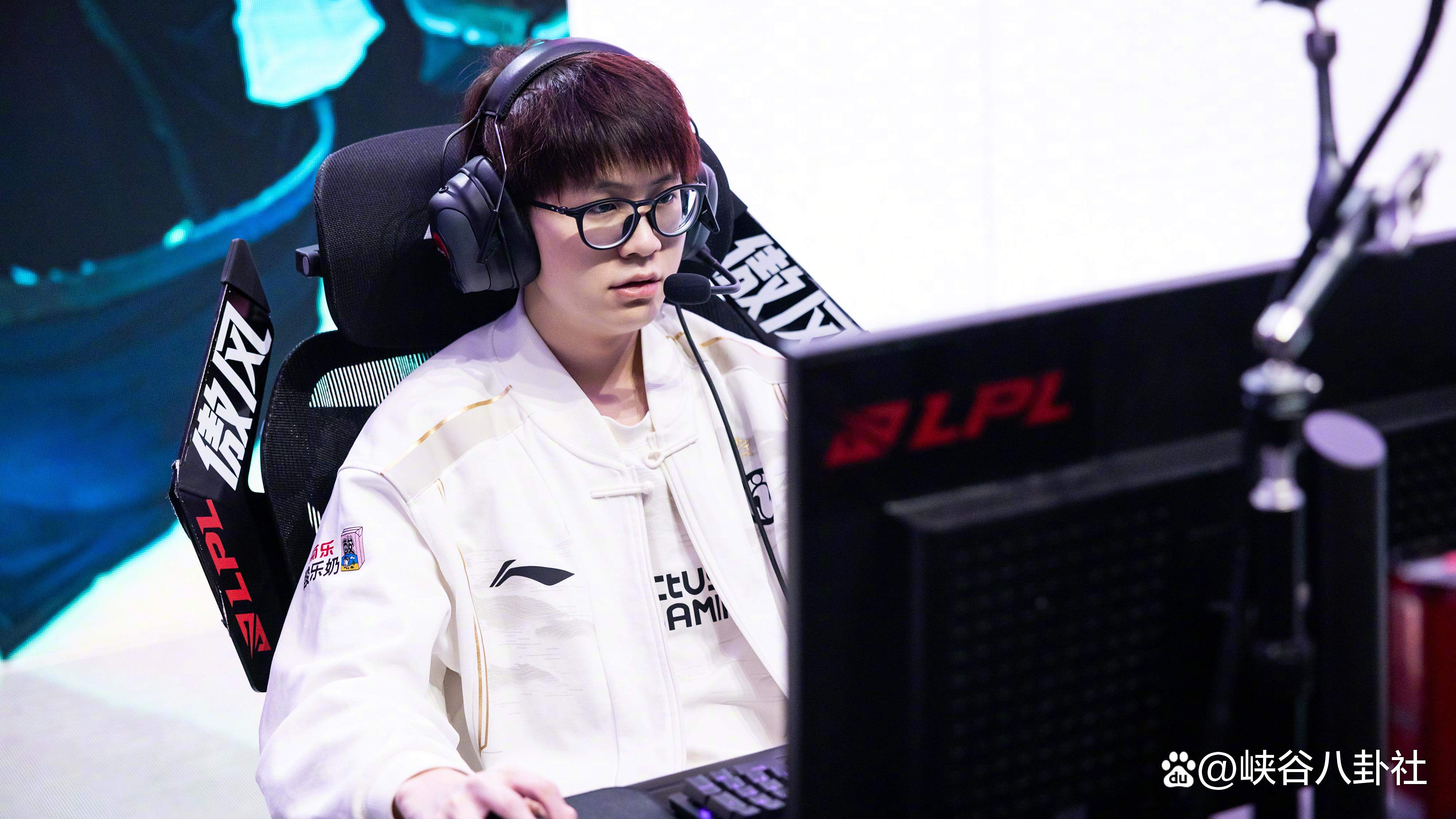 Rookie回归赛场，挺进下一轮首场状态亮眼，公牛观众沸腾！(cookie判断登录状态)九游体育赛事直播