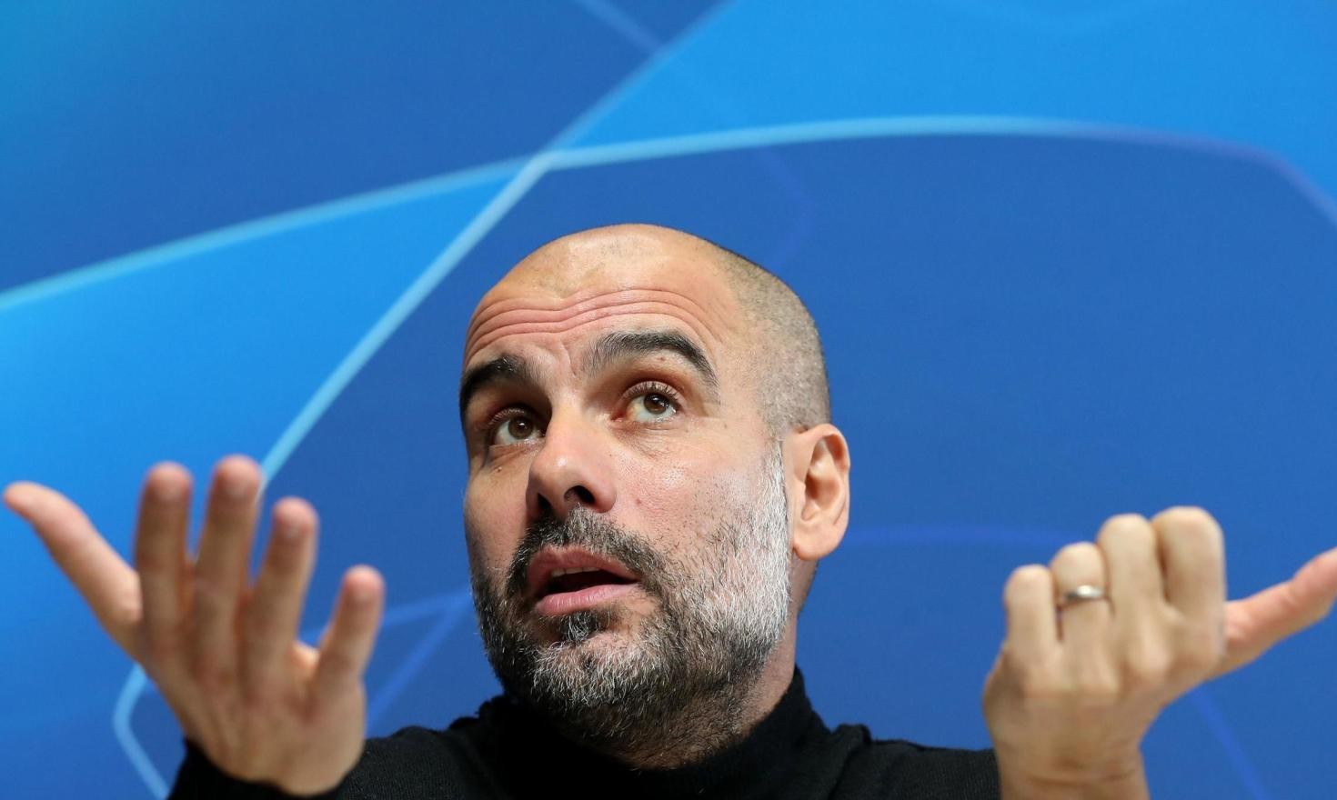 阿贾克斯连胜赴帕纳辛纳科斯