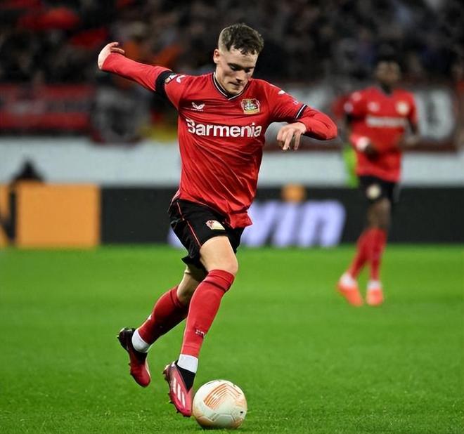 JIUYOU官方APP下载-梅西头球攻破曼联